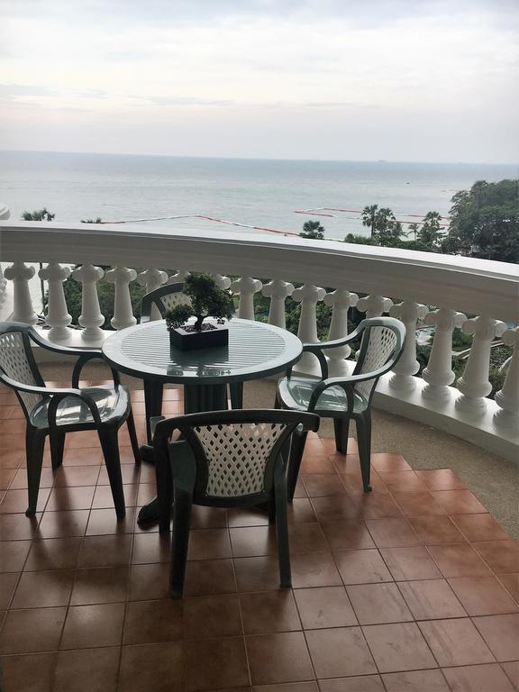 Sky Beach Apartment Pattaya Esterno foto