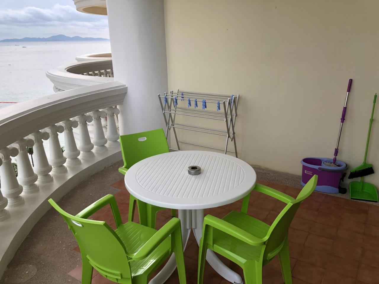 Sky Beach Apartment Pattaya Esterno foto